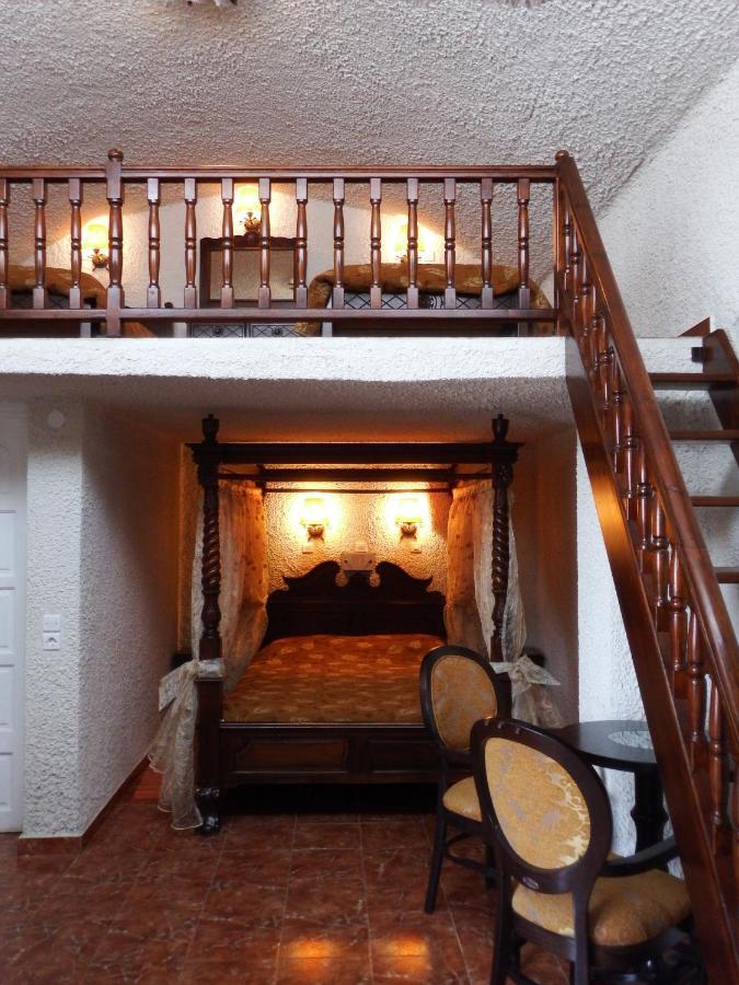 Porto Perissa (Santorini)