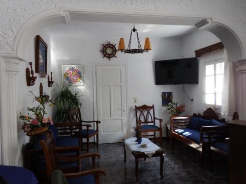 Hotel Porto Perissa (Santorini)
