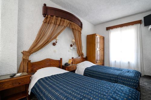 Hotel Porto Perissa (Santorini)